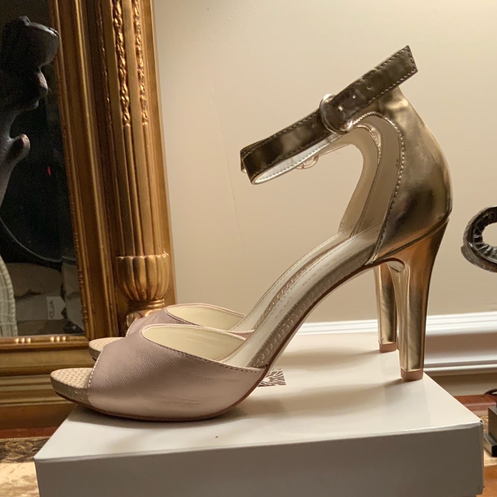 Sandals nude color wear day or night worn once